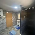 Porodicni Mir Holiday home *